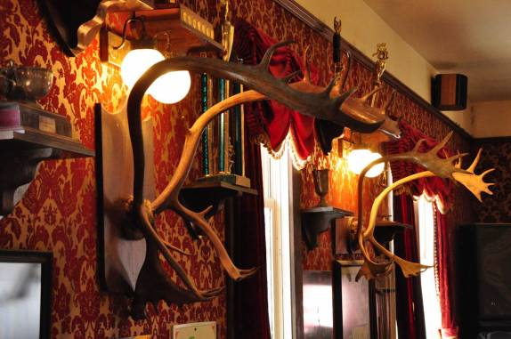 Decoração em bar-saloon em Dawson City, no Yukon Territory, noroeste do Canadá